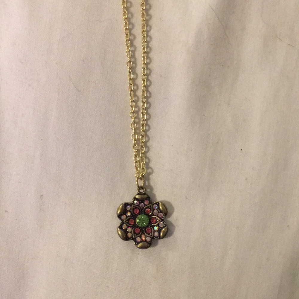 Multi floral necklace🌸